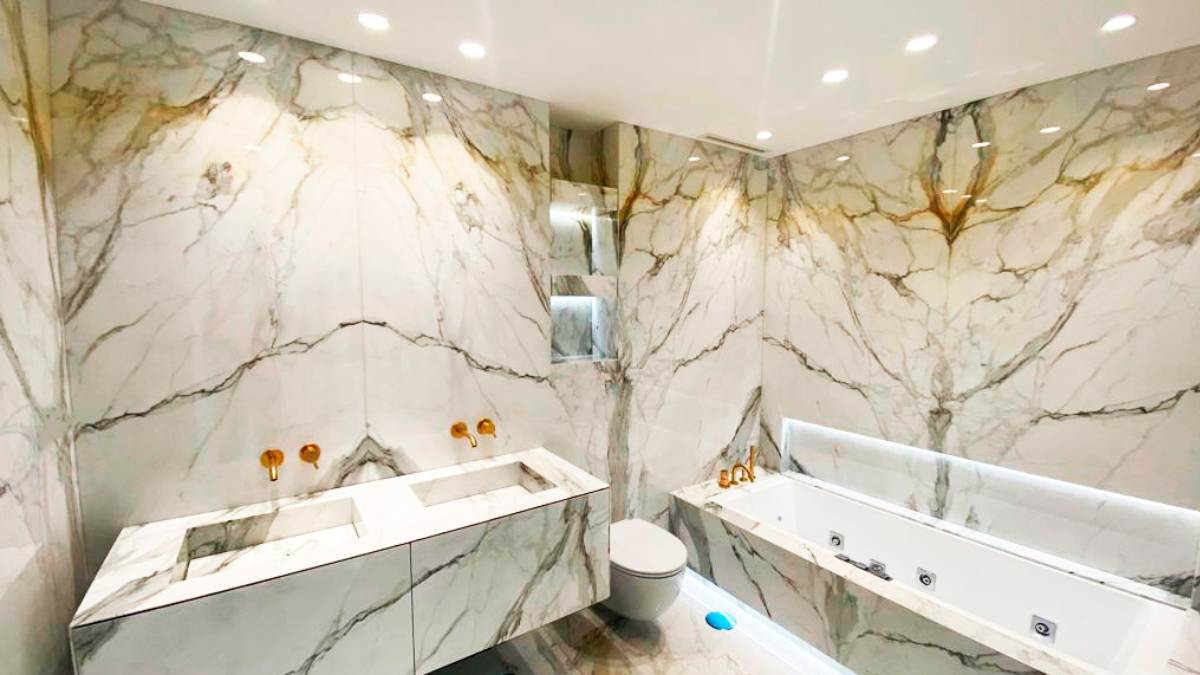 Mármol en el baño