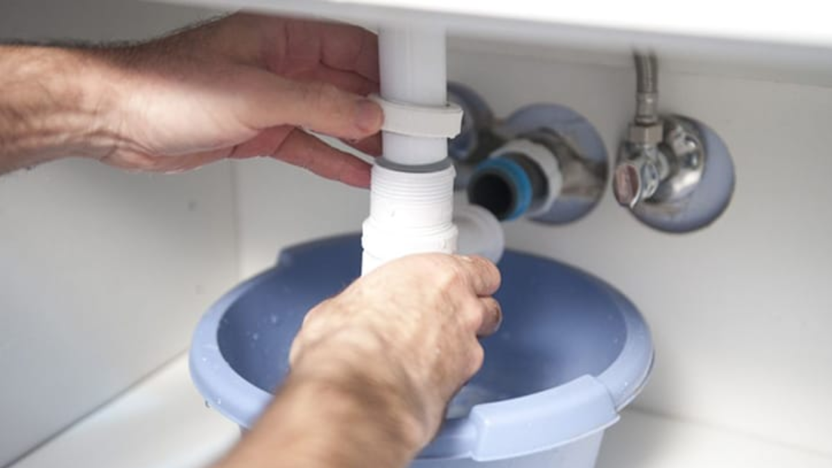 Desatascar el lavabo