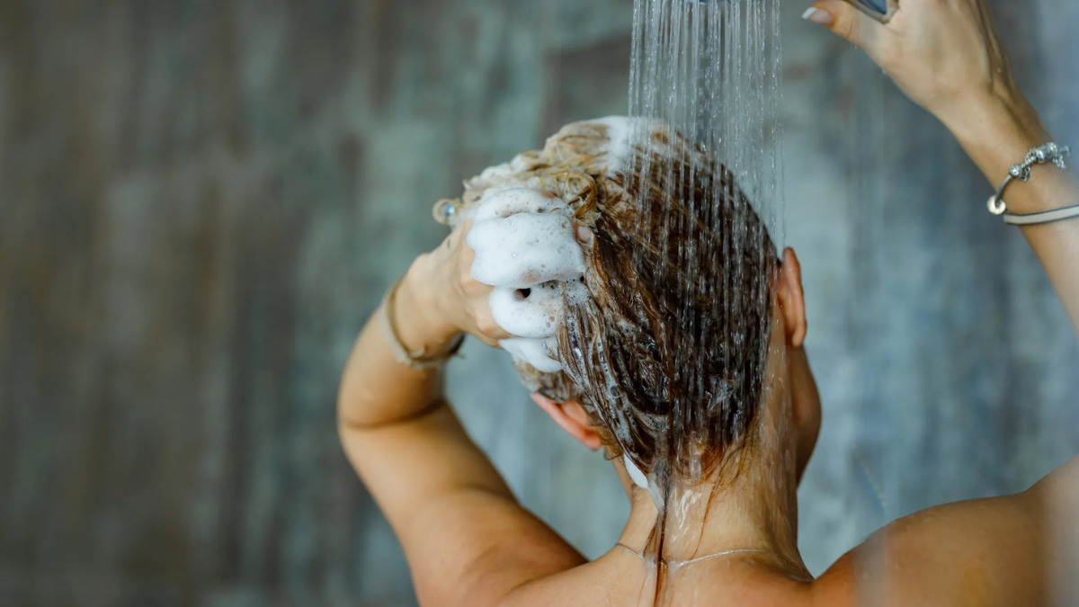 ahorrar agua mientras te bañas